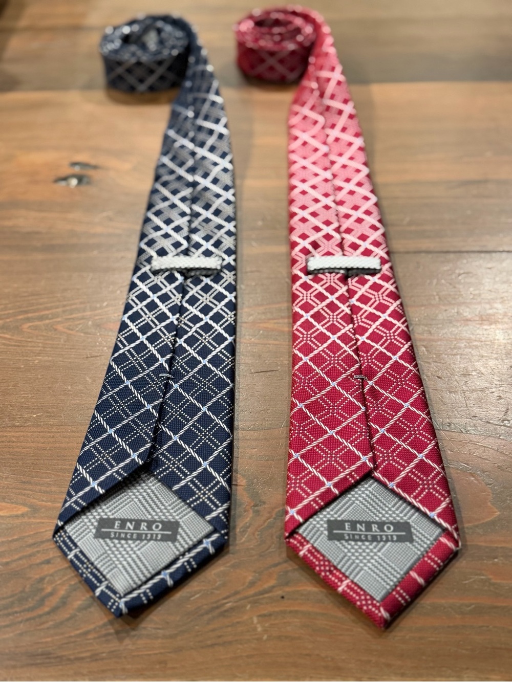ENRO Lot of 2 Men's Classic Width
Pointed Silk Ties Navy Blue & Red Geometric